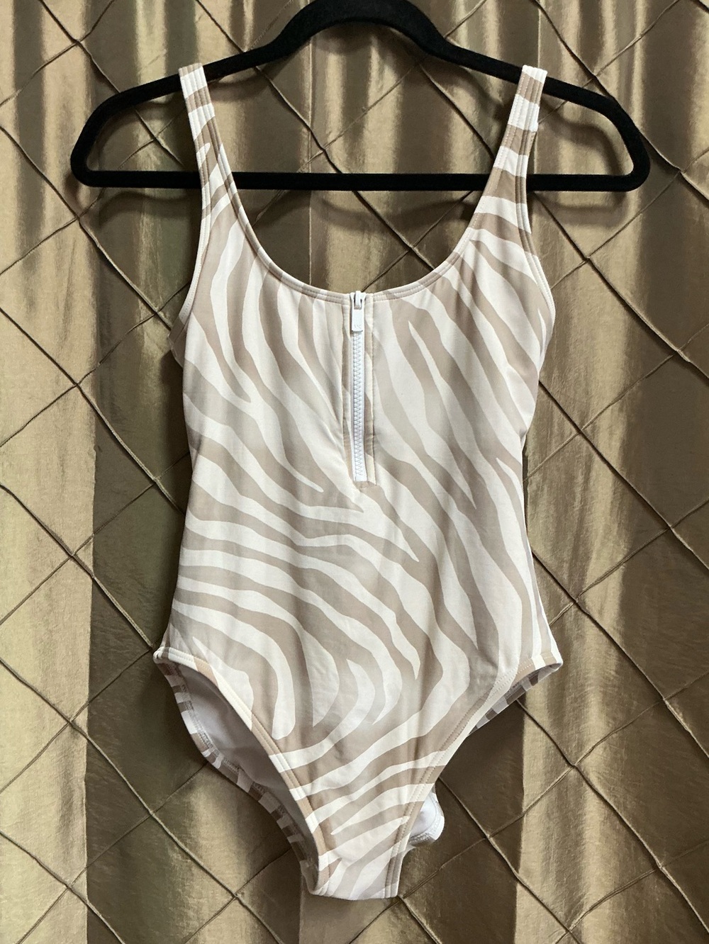 VGUC- Michael Kors Zip Front Ombré Tan/Cream Zebra One Piece